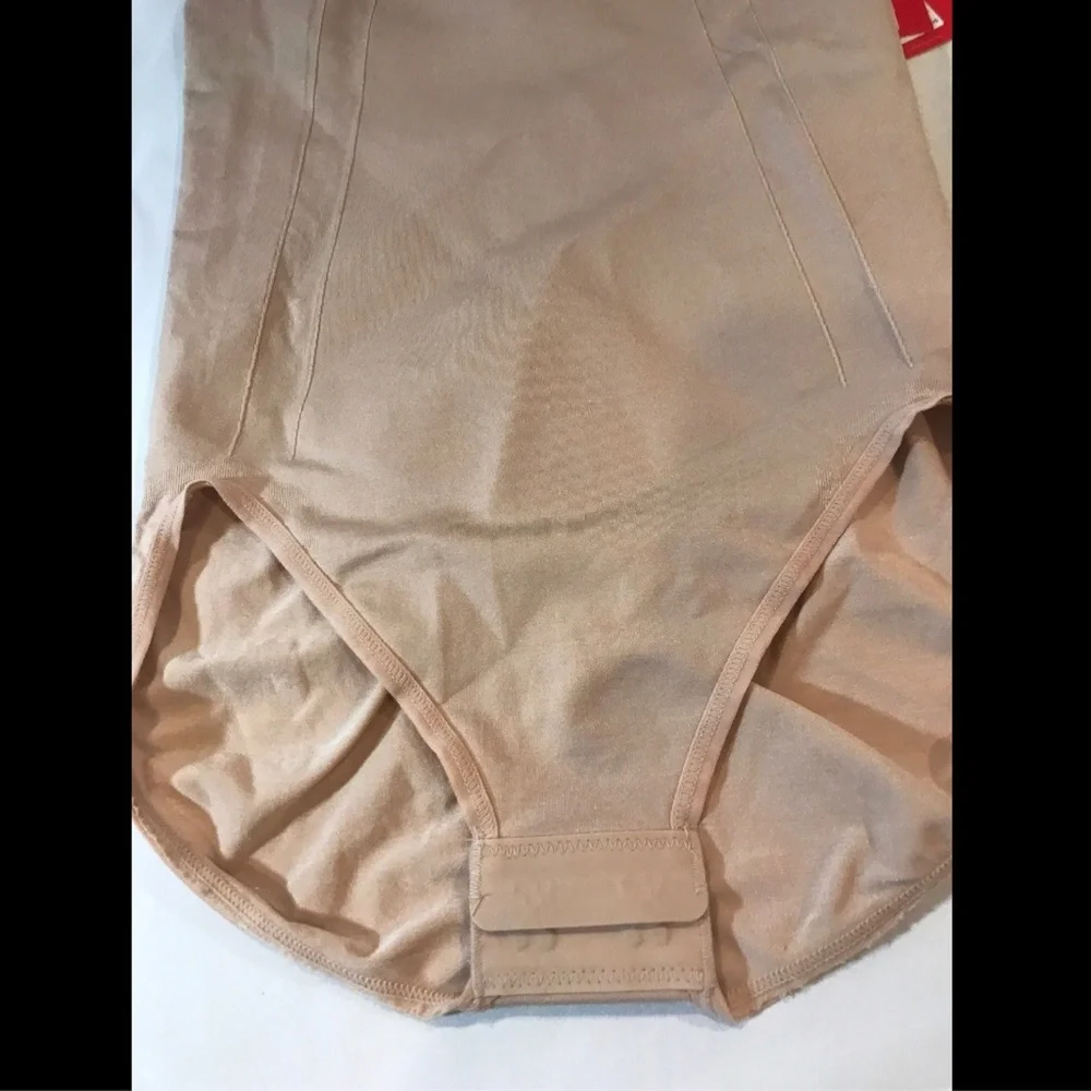 NEW Spanx Oncore High Waist Shaping Briefs in‎ Soft Nude [SZ Small ]